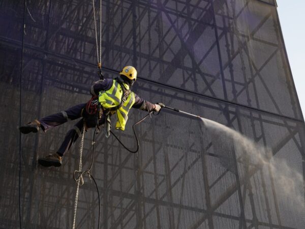 Rope Access vs Traditional Methods for Building Maintenance